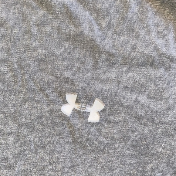 Under Armour grey athletic top size medium - Picture 4 of 6